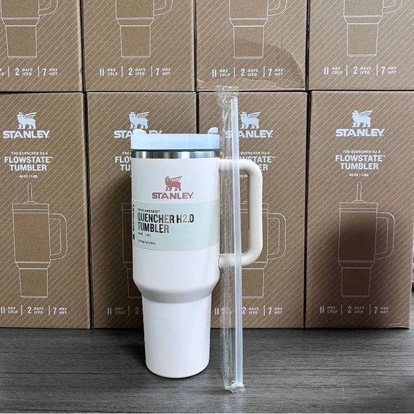 Stanley 40oz Quencher H2.0 FlowState Stainless Steel Vacuum Insulated Tumbler. - Picture 11 of 12